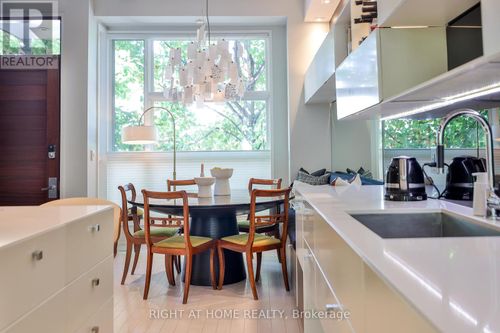 231 Claremont Street, Toronto (Trinity-Bellwoods), ON, M7J2N1 | Card Image