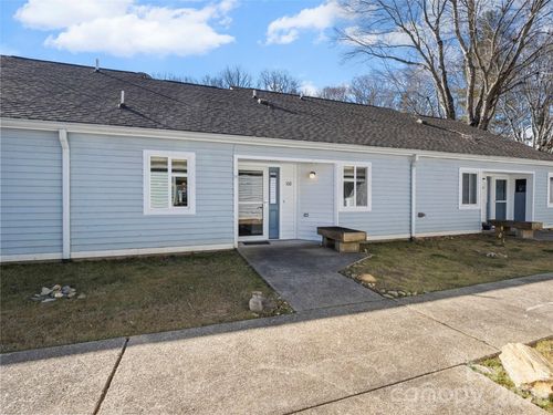 102 Llama Way, Black Mountain, NC, 28711-3847 | Card Image