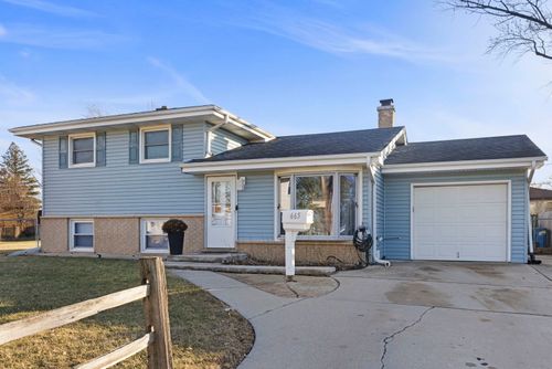 665 W Lake Manor Dr, Addison, IL, 60101-3216 | Card Image