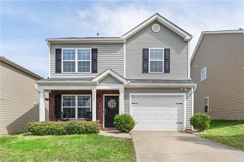 4381 Oak Pointe Dr, Winston-Salem, NC, 27105-1785 | Card Image