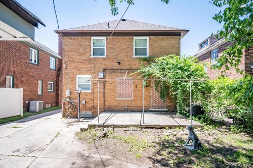 17392 Ohio St, Detroit, MI, 48221-2575 | Card Image