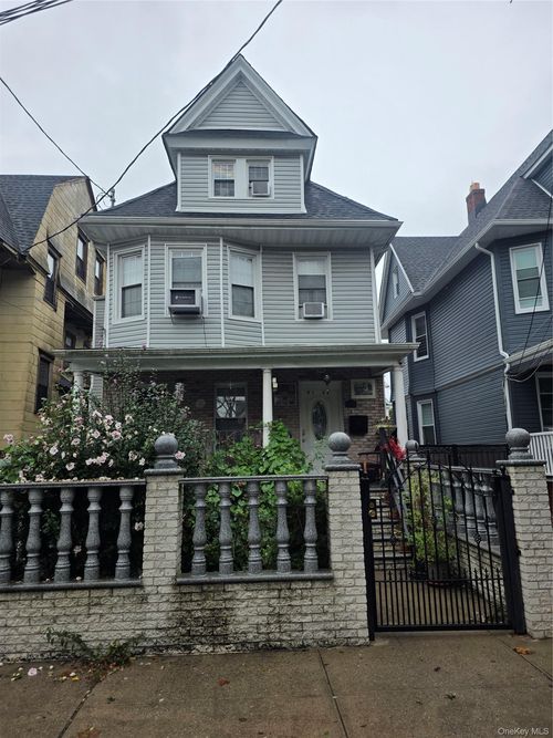 91-32 116th St, Richmond Hill, NY, 11418 | Card Image