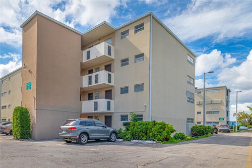 3111-1660 Ne 191st St, North Miami Beach, FL, 33179-4100 | Card Image