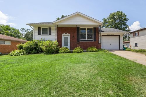 2721 Schumacher Dr, Mishawaka, IN, 46545-3337 | Card Image