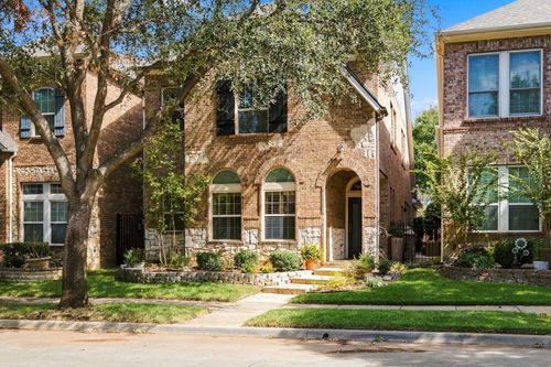 227 Buckingham Avenue, Euless, TX, 76040 | Card Image