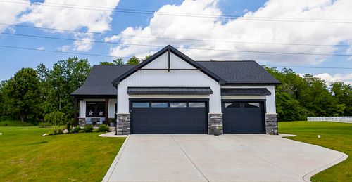 539 Scenic View Ave, Valparaiso, IN, 46385 | Card Image