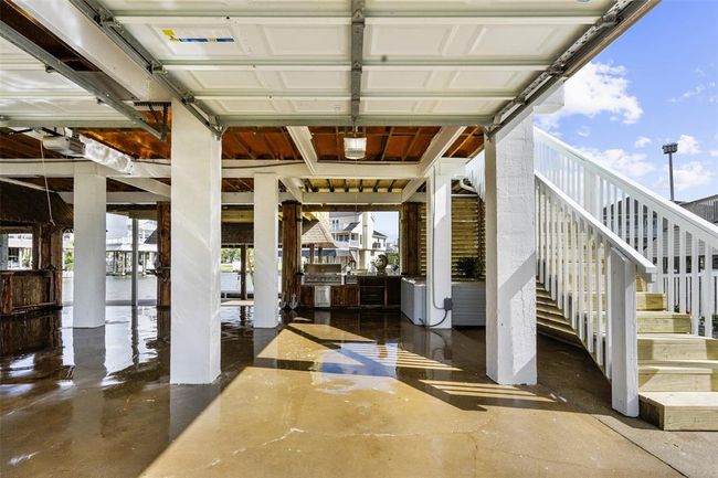 Garage and Stairway to Paradise | Image 44