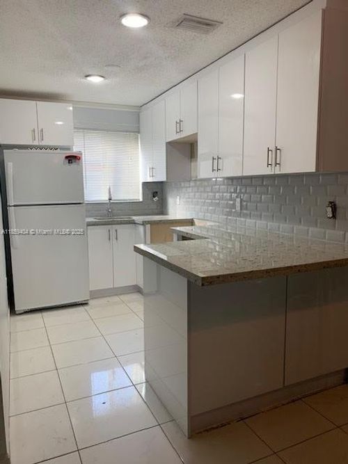 apt-8-8060 Nw 10th St, Miami, FL, 33126-2868 | Card Image