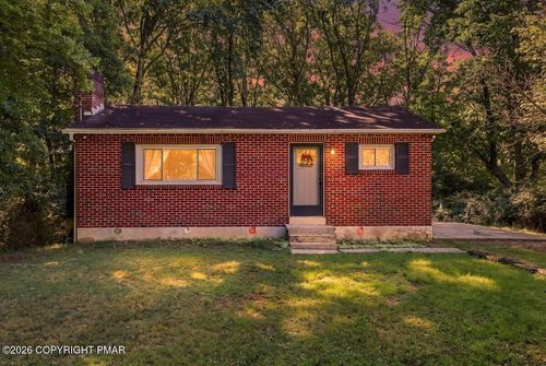 8827 Twin Lake Dr, Kunkletown, PA, 18058-1725 | Card Image