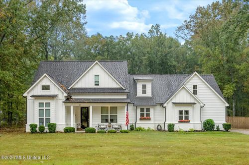 215 Dry Field Rd, Byhalia, MS, 38611-6030 | Card Image