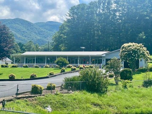121 Elisha Garland Rd, Roan Mountain, TN, 37687-3362 | Card Image