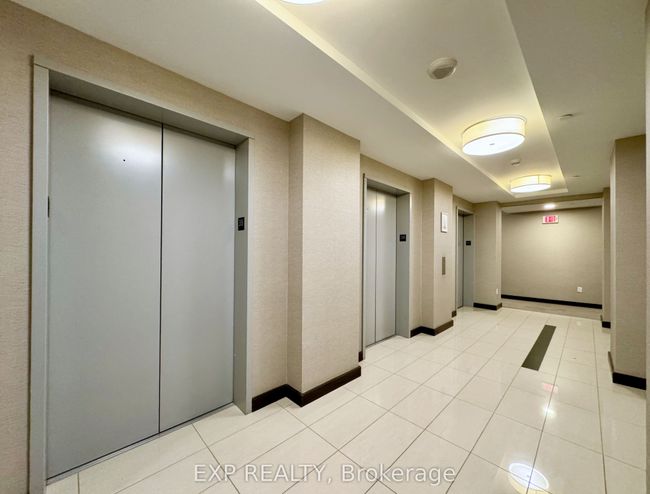3806 - 386 Yonge St, Condo with 1 bedrooms, 1 bathrooms and null parking in Toronto ON | Image 4