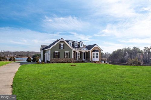 9435 Signature Way, FREDERICKSBURG, VA, 22407-1507 | Card Image