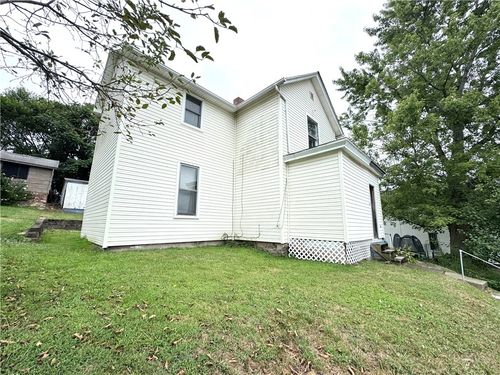 629 Forrest St, New Castle, PA, 16101-4152 | Card Image