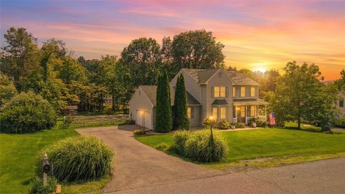 4006 Crest View Dr, Stroudsburg, PA, 18360-9049 | Card Image