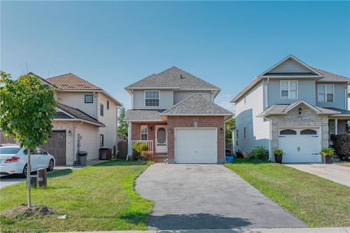 242 Hilltop Dr, Ayr, ON, N0B1E0 | Card Image