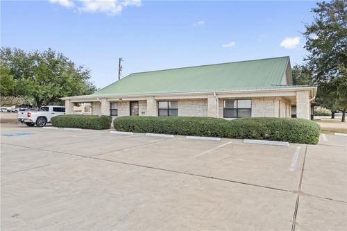 409 Mallard Ln, Taylor, TX, 76574-1210 | Card Image