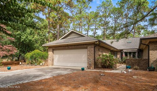 160 Midland Dr, Pinehurst, NC, 28374-8253 | Card Image