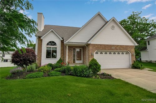 35 E Royal Hill Dr, Orchard Park, NY, 14127-1656 | Card Image