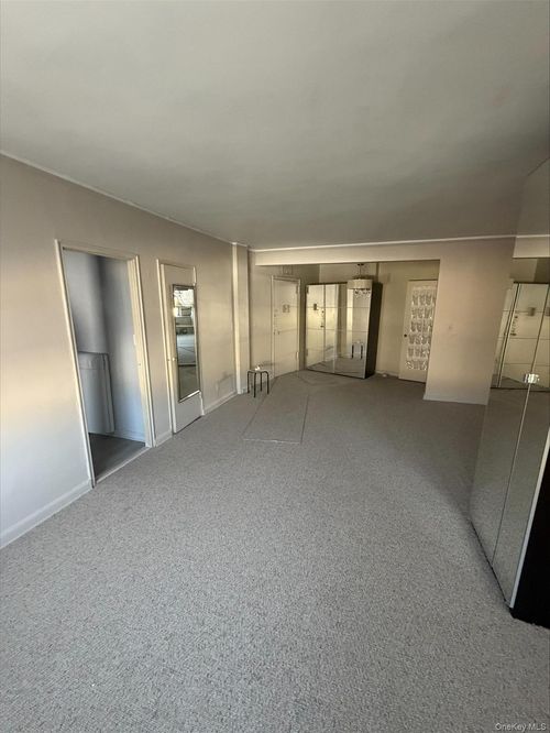 1c-75 Lee Ave, Yonkers, NY, 10705-4726 | Card Image