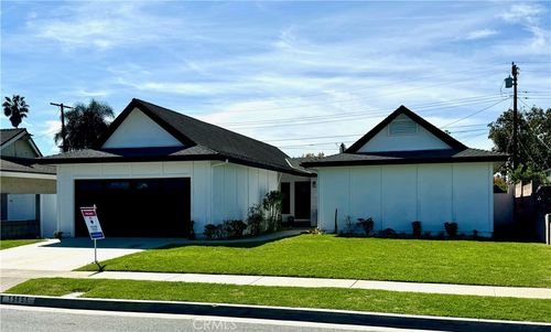 15851 Dundalk Ln, Huntington Beach, CA, 92647-3119 | Card Image