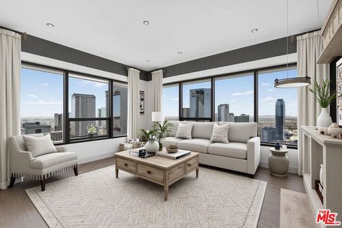 2811-1100 Wilshire Blvd, Los Angeles, CA, 90057 | Card Image