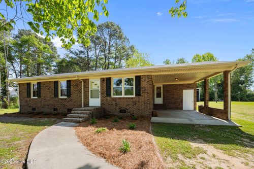 2072 N Nc 111 Hwy, Pink Hill, NC, 28572-7724 | Card Image