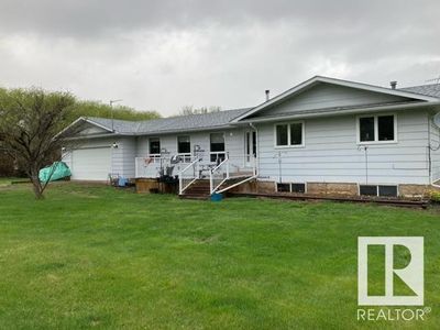 125074 532 Township Road, House other with 4 bedrooms, 3 bathrooms and null parking in Two Hills AB | Image 1