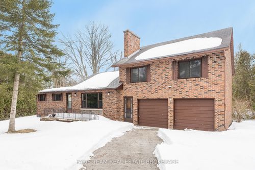 9 Yvonne Cres, Oro Medonte, ON, L0L1T0 | Card Image