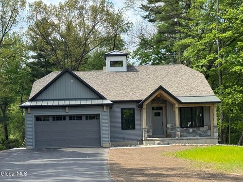 561 Lake Rd, Saratoga Springs, NY, 12866 | Card Image