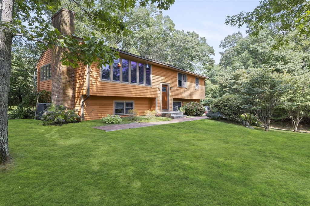 Fairview Ave, Rehoboth, MA 02769