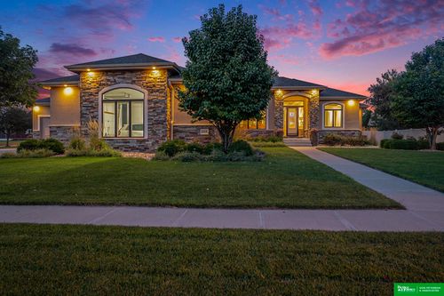 1424 Woodlawn Dr, Fremont, NE, 68025-5927 | Card Image