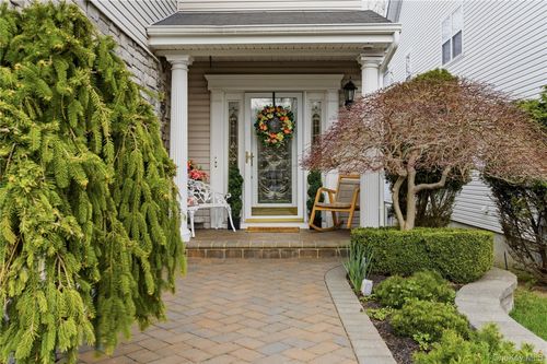 20 Kate Cir, Middle Island, NY, 11953-2678 | Card Image