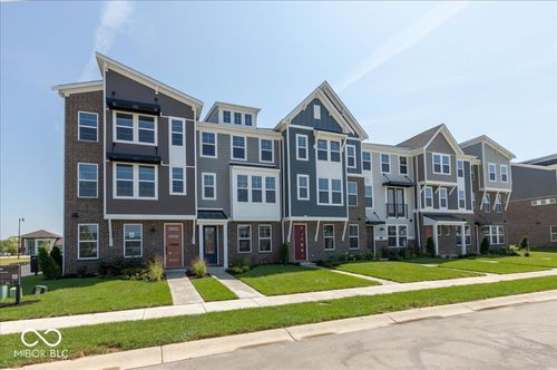 7351 Bayview Run, Mccordsville, IN, 46055-9841 | Card Image