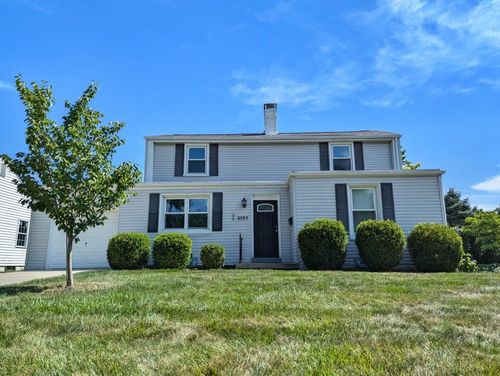 2063 Inchcliff Rd, Upper Arlington, OH, 43221-2735 | Card Image