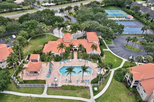 207-1590 S 42nd Cir, Vero Beach, FL, 32967-8130 | Card Image