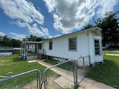 834 W 138th St, Glenpool, OK, 74033-3433 | Card Image
