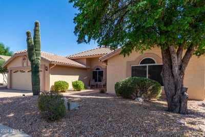 8561 E Yucca Blossom Circle, House other with 2 bedrooms, 2 bathrooms and null parking in Gold Canyon AZ | Image 3