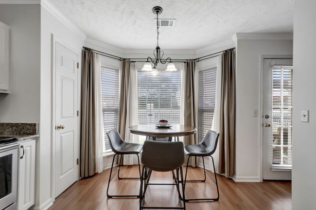 Breakfast nook | Image 12