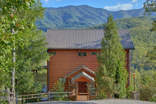 4310 Firefly View Way, Gatlinburg, TN, 37738-6054 | Card Image