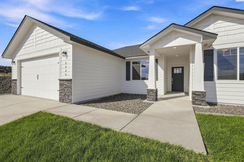 3026 S Belfair St, Kennewick, WA, 99338-5693 | Card Image