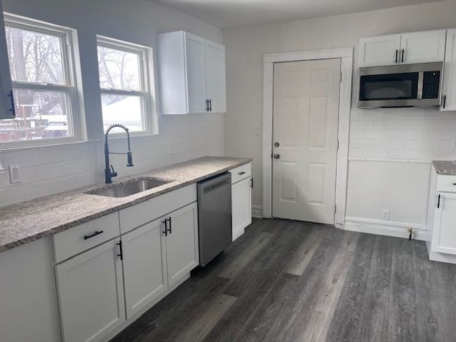 24 Newberry St, House other with 3 bedrooms, 1 bathrooms and null parking in Pontiac MI | Image 7