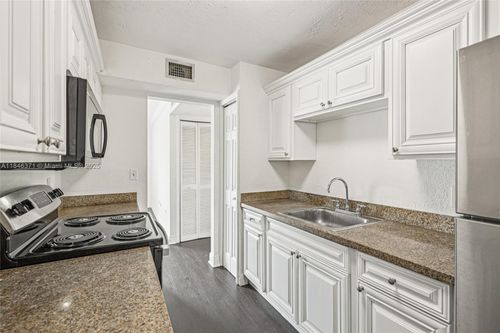apt-e6-7232 Sw 94th Pl, Miami, FL, 33173-3278 | Card Image