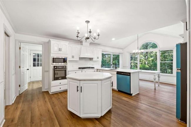4715 Creek Wood Dr, House other with 5 bedrooms, 4 bathrooms and 2 parking in Gainesville GA | Image 5