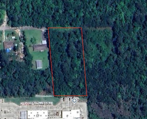 000 Yupon St, Vidor, TX, 77662 | Card Image