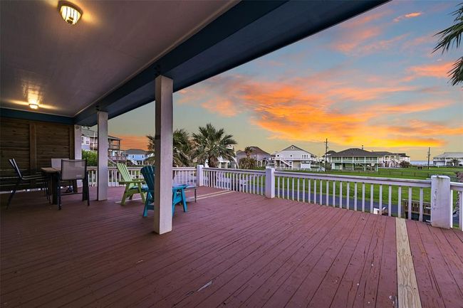 3233 Castle Dr, House other with 3 bedrooms, 2 bathrooms and 1 parking in Crystal Beach TX | Image 23