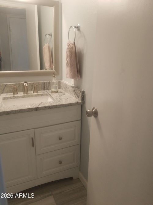 1040 E 7th Ave, Mesa, AZ, 85204-3456 | Card Image