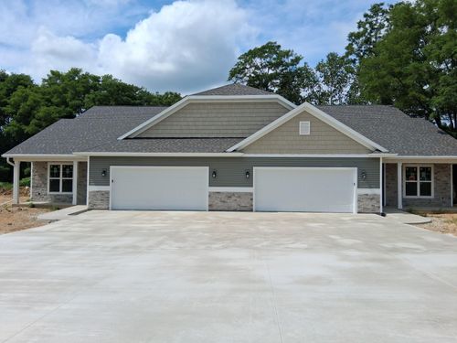 499 Meadowlark Ln, Green Lake, WI, 54941 | Card Image