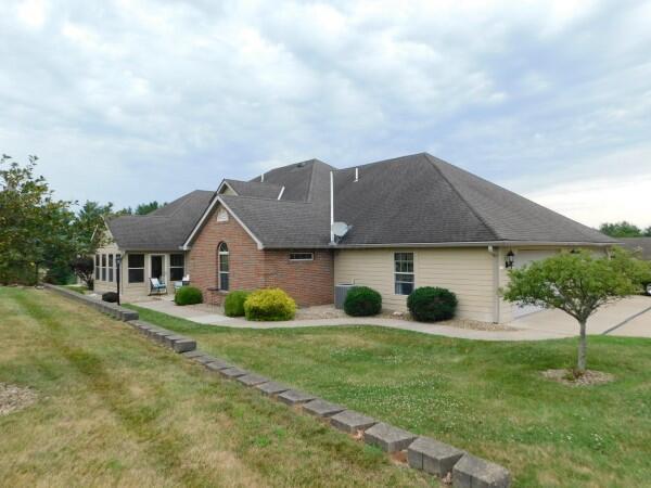 Edgehill Cir, Logan, OH 43138