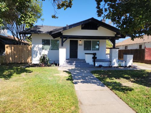 3243 E Mckenzie Ave, Fresno, CA, 93702-1926 | Card Image